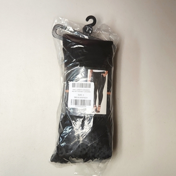 ❤️NWT VINTAGE TORRID LEGGING - CRUSHED VELVET - BLACK - POCKETS - PLUS SIZE - Picture 5 of 8